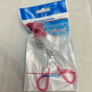 Eyelash curler. Made in Colombia.